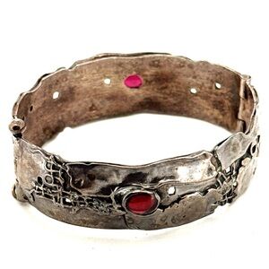 Israeli Modernist Brutalist 925 Sterling Silver and garnets bracelet